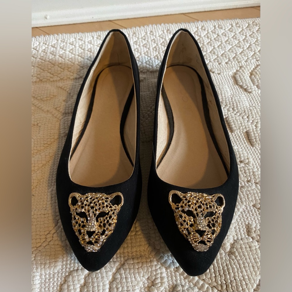 *NEW* ALDO Black Suede Pointed Toe Flats Leopard Broach